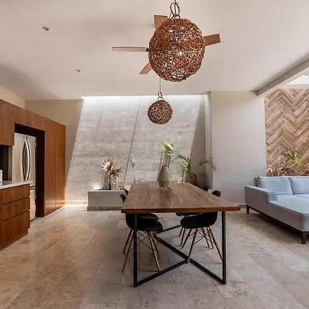 Contemporary 2br With Rooftop Lounge & Pool *