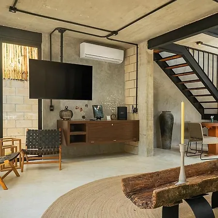Vibes A Private Pool & Outdoor Lounge Villa *