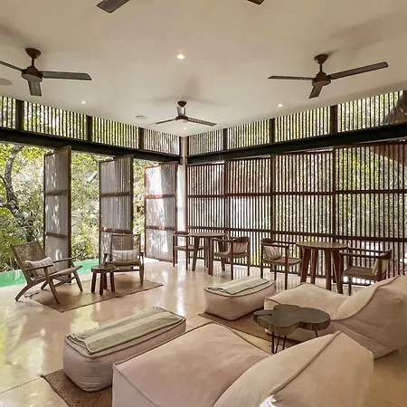 Holiday home Jungle Vogue-featured Luxe For 19 *