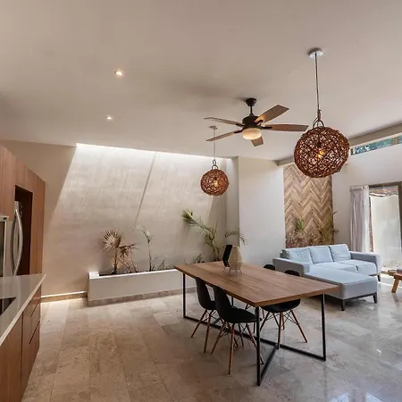Contemporary 2br With Rooftop Lounge & Pool Tulum