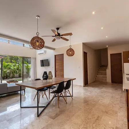 Villa Contemporary 2br With Rooftop Lounge & Pool *