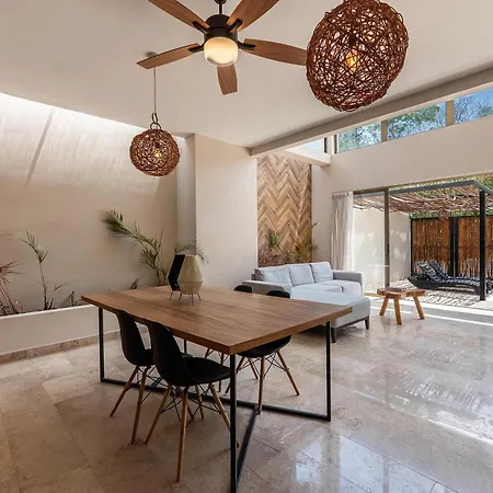 Contemporary 2br With Rooftop Lounge & Pool Villa Tulum