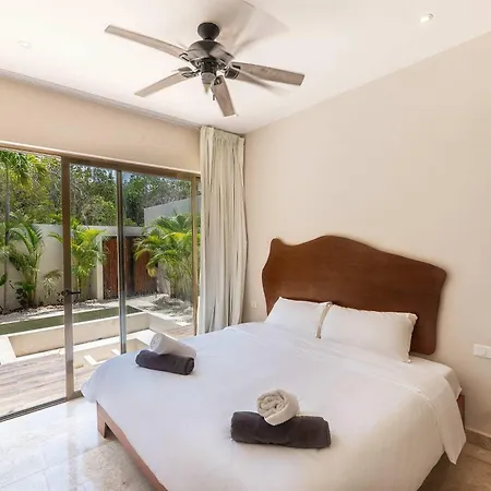 Villa Contemporary 2br With Rooftop Lounge & Pool