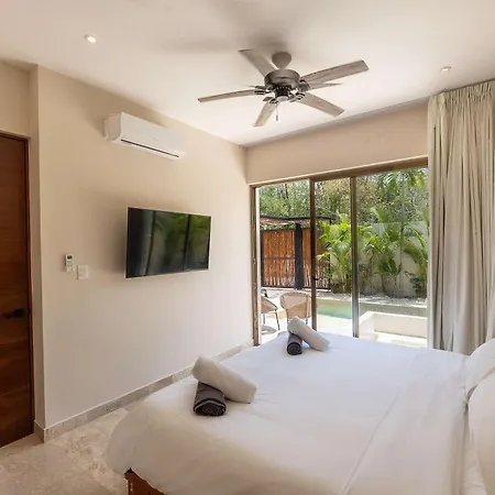 Contemporary 2br With Rooftop Lounge & Pool