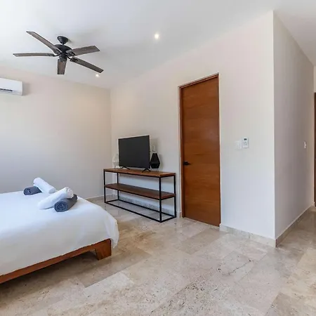 Contemporary 2br With Rooftop Lounge & Pool Tulum