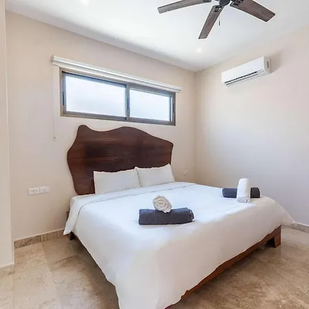 Contemporary 2br With Rooftop Lounge & Pool Villa *