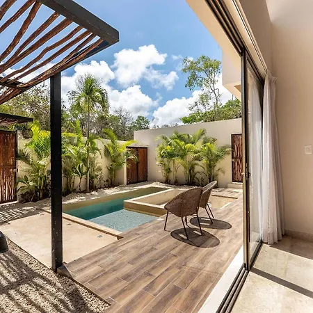 Contemporary 2br With Rooftop Lounge & Pool Villa