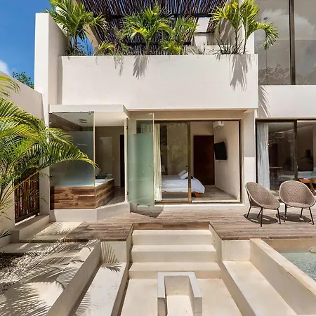 Contemporary 2br With Rooftop Lounge & Pool Villa *