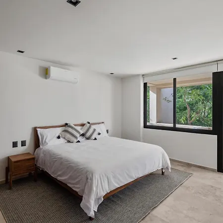 Artra, Modern Comfort With Pool Views Apartment