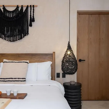 Modern 1br Hideaway With Private Pool Apartment *