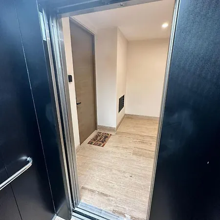 Brand-new Loft With Pool, Near And Nightlife Apartment
