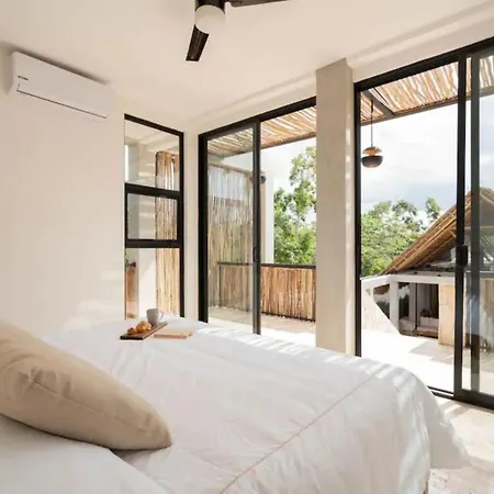 Corazon Toh - Luxury Experience Villa