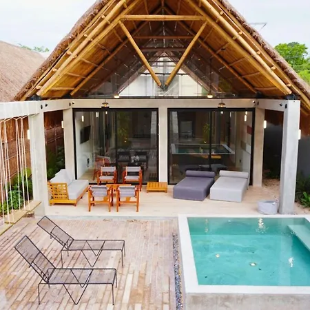 Corazon Toh - Luxury Experience *