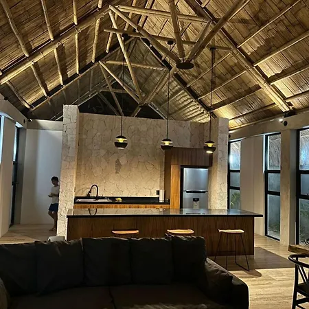 Corazon Toh - Luxury Experience Villa