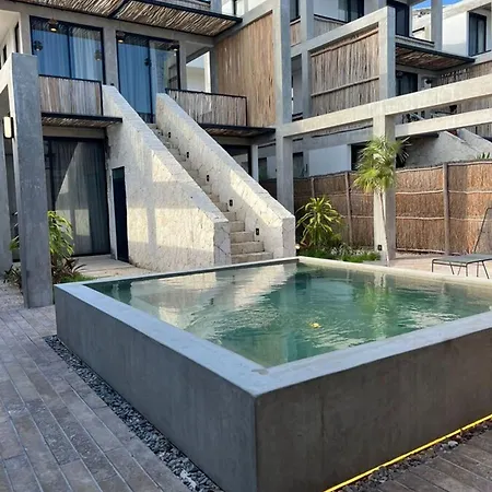 Corazon Toh - Luxury Experience