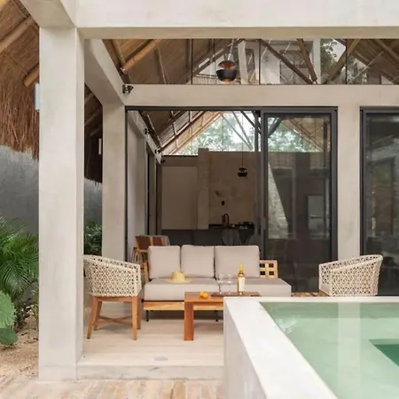 Corazon Toh - Luxury Experience *