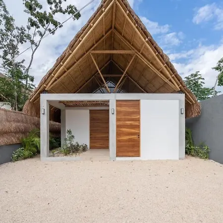 Corazon Toh - Luxury Experience Villa