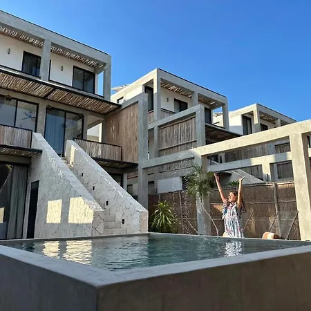 Corazon Toh - Luxury Experience *
