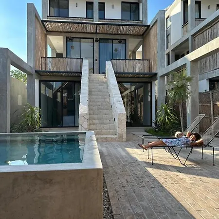 Corazon Toh - Luxury Experience Villa