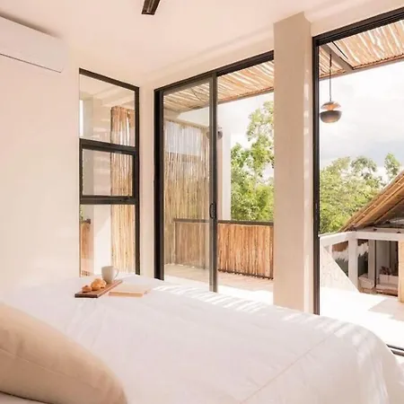 Corazon Toh - Luxury Experience *