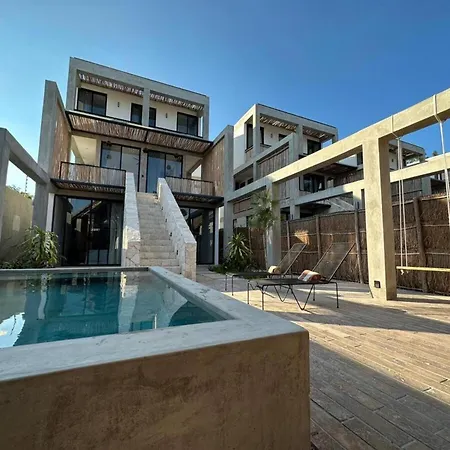 Corazon Toh - Luxury Experience