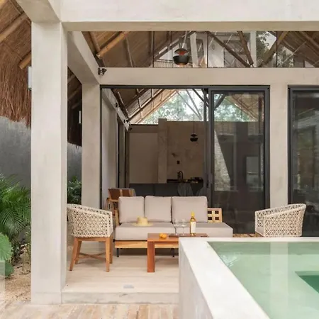Corazon Toh - Luxury Experience Villa