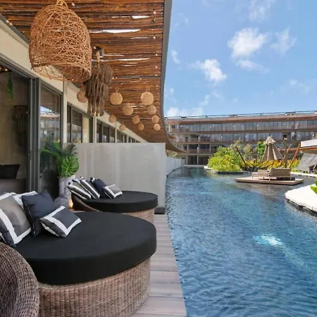 Holiday home Tropical - 2br Swimout - 2 King Beds - Gym - Pools