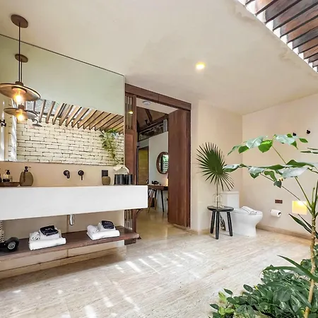 Holiday home Jungle Vogue-featured Luxe For 19 *