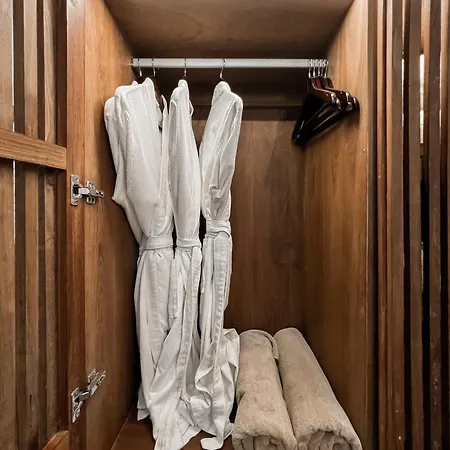 Holiday home Jungle Vogue-featured Luxe For 19 *