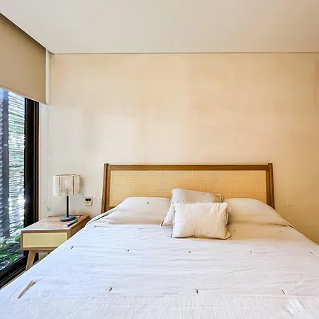Gated 2br With Rooftop Pool *