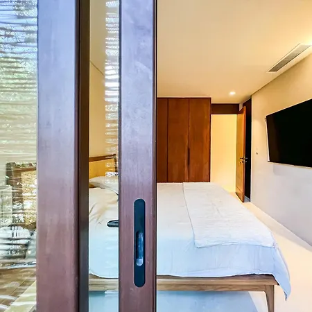 Gated 2br With Rooftop Pool