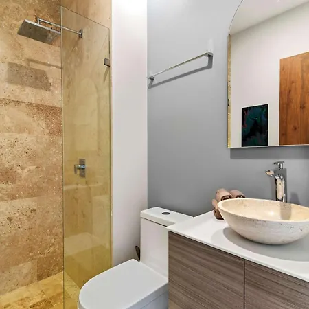 2br With Jacuzzi Near Habitas Apartment *