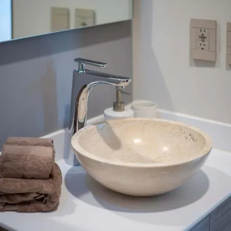 2br With Jacuzzi Near Habitas Apartment *