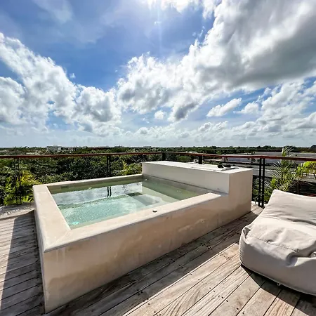 Gated 2br With Rooftop Pool