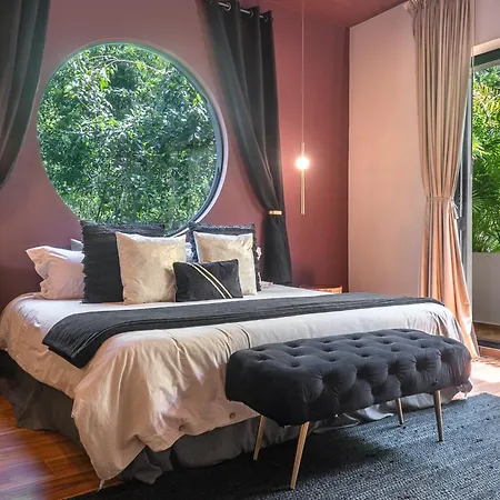 Maison Siscolino 4bdrm W/ Swimup & Rooftop Pools Villa
