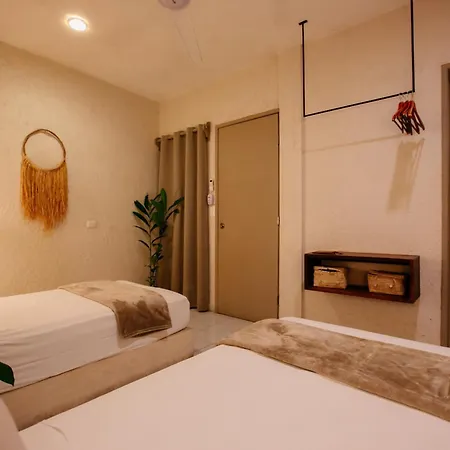 Noah Hotel 3*