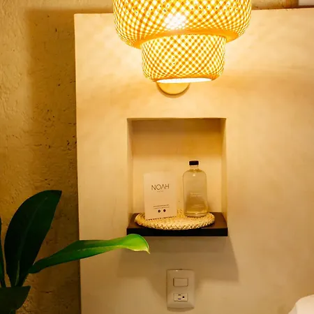 Noah Hotel 3*