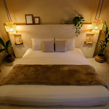 Noah Hotel