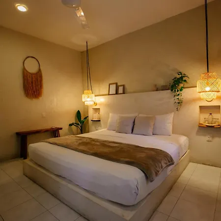 Noah Hotel