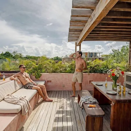 Modern 3br With 2 Pools & Rooftop Lounge *