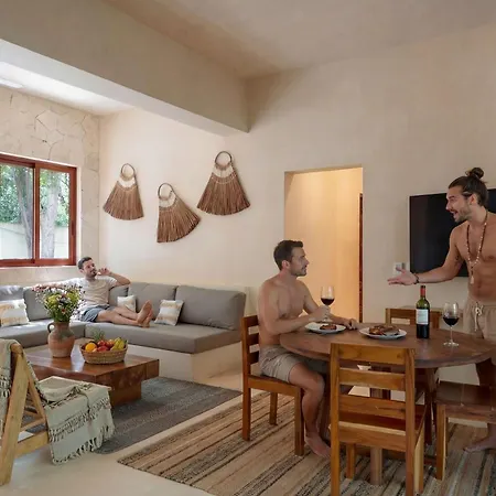 Stylish Ground-floor 3br Haven With Luxe Plunge Pool Holiday home