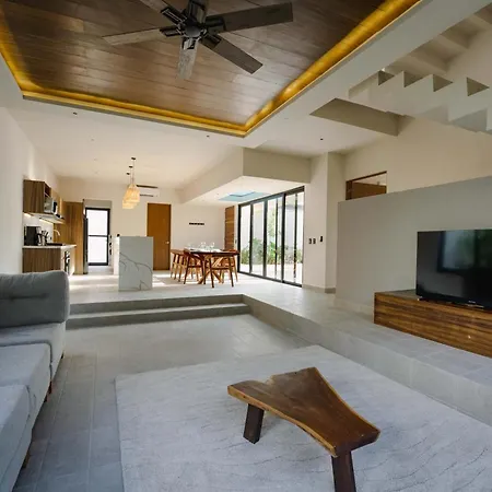 6br Luxury Perla With 2 Pools & Game Villa