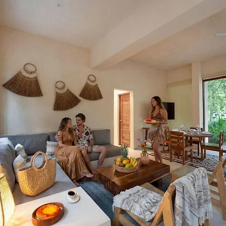 Holiday home Stylish Ground-floor 3br Haven With Luxe Plunge Pool