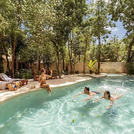 Holiday home Stylish Ground-floor 3br Haven With Luxe Plunge Pool
