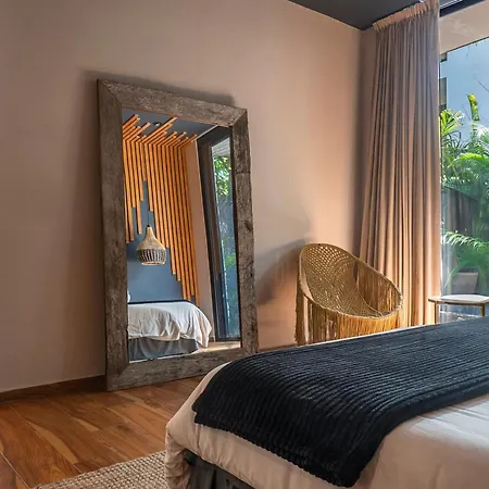 Villa Maison Siscolino 4bdrm W/ Swimup & Rooftop Pools *