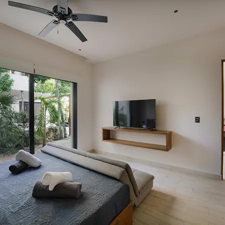 6br Luxury Perla With 2 Pools & Game