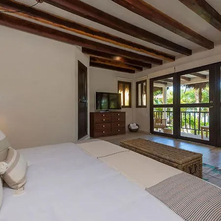 Villa Soliman Bay Beachfront