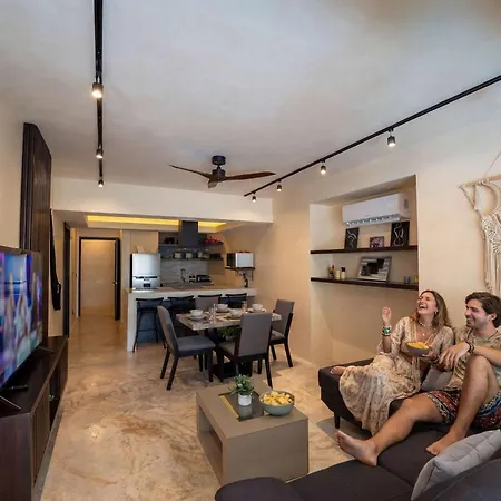 Talulah Living 3br - Private & Shared Pool *