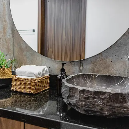 Nuju - Luxury With Pool Jacuzzi And Sauna Apartment