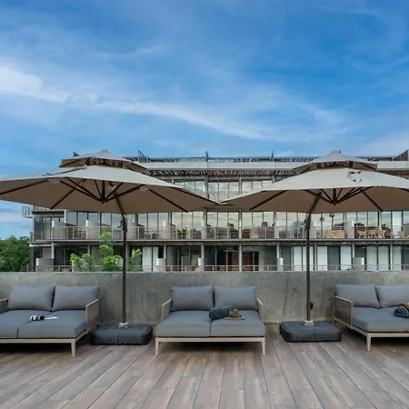 Nuju - Beutiful With Swimout-gym-rooftop-pool